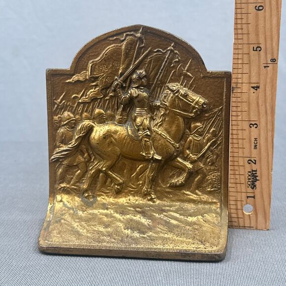 VTG Cast Metal Bookend Knight Horseback Medieval Battle Scene Gold Finish Goth - Picture 14 of 15